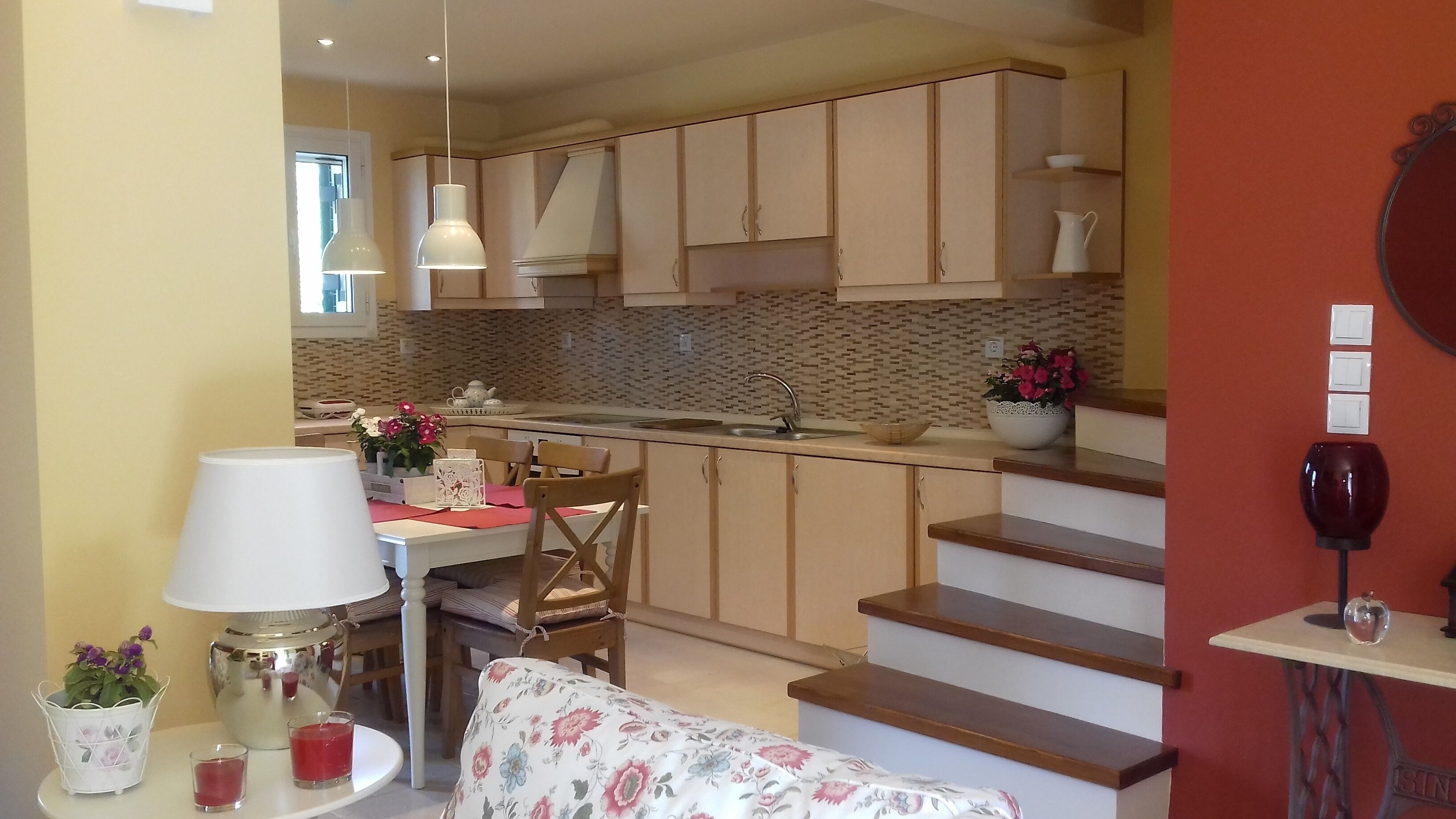 冷蔵庫、オーブン、コーヒー / ティーメーカー、トースター