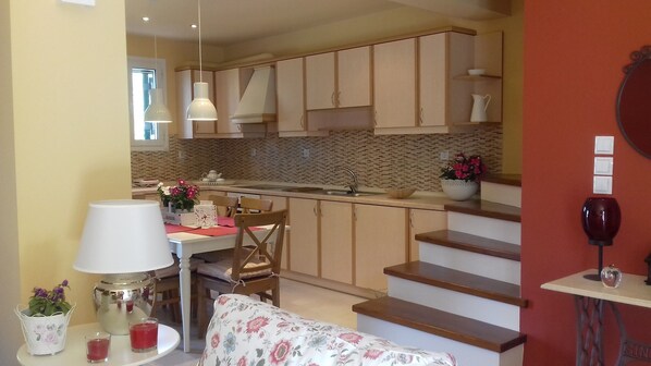 Fridge, oven, coffee/tea maker, toaster