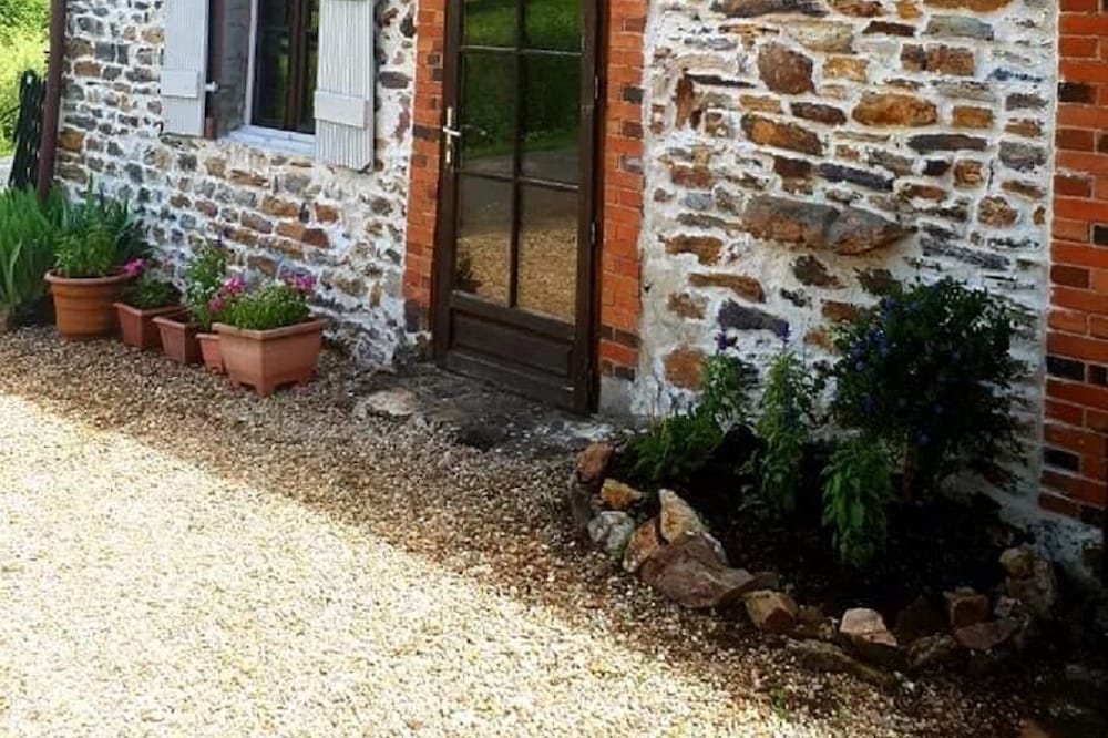 Holiday Cottage with Scandinavian Hot Tub for exclusive use of guests.