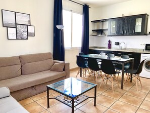 TV - SENSES WELLNESS APARTMENT BUILDING (Tarifa)
