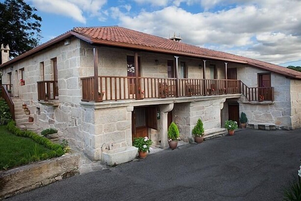 Self catering Lar das Pias for 12 people