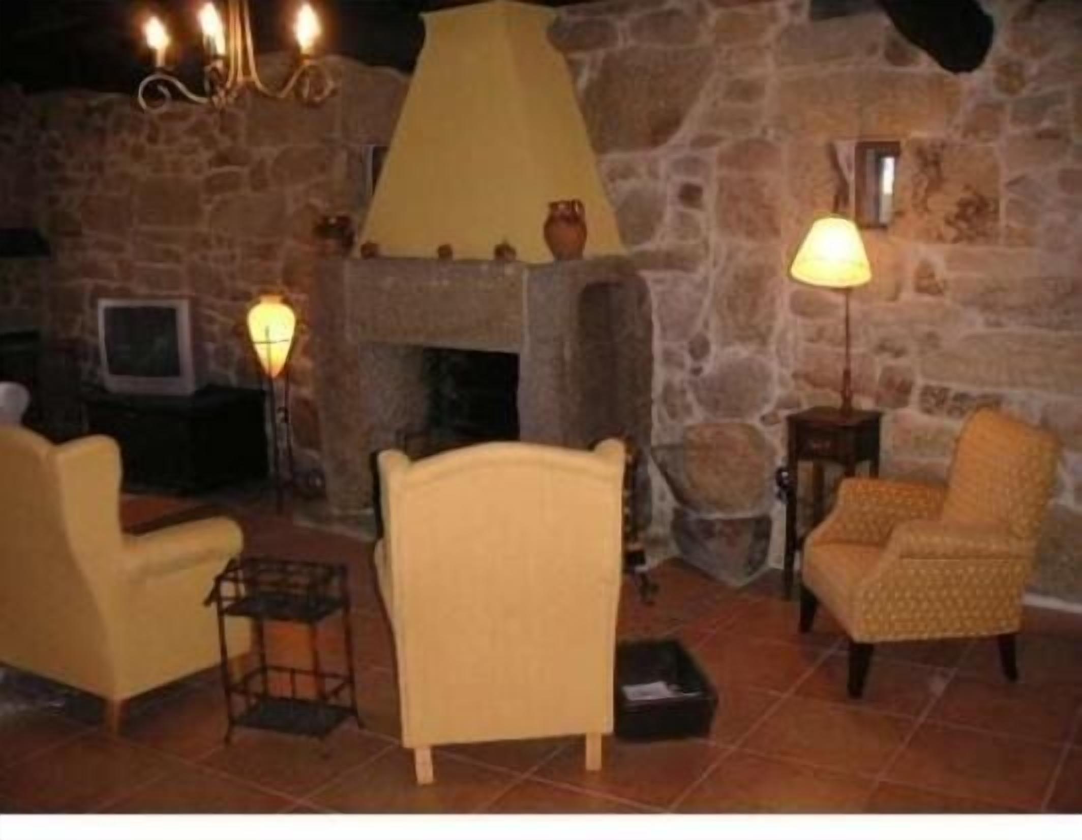 Self catering Lar das Pias for 12 people