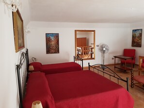 1 Schlafzimmer, Schreibtisch, Bügeleisen/Bügelbrett, kostenloses WLAN