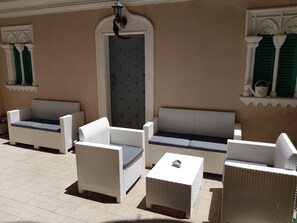 Terrace/patio - Ambra: centre, wi fi, 5min. walk beach, 10 min walk train station  (Tropea)