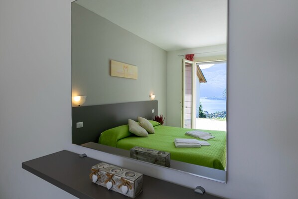 2 多间卧室、免费 WiFi、床单