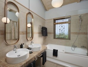 Combined shower/tub, hair dryer, towels - Grand Villa with Private Pool - with Panoramic View, Art Blue Villas (Lefkada)