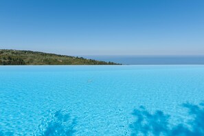 Pool - Grand Villa with Private Pool - with Panoramic View, Art Blue Villas (Lefkada)