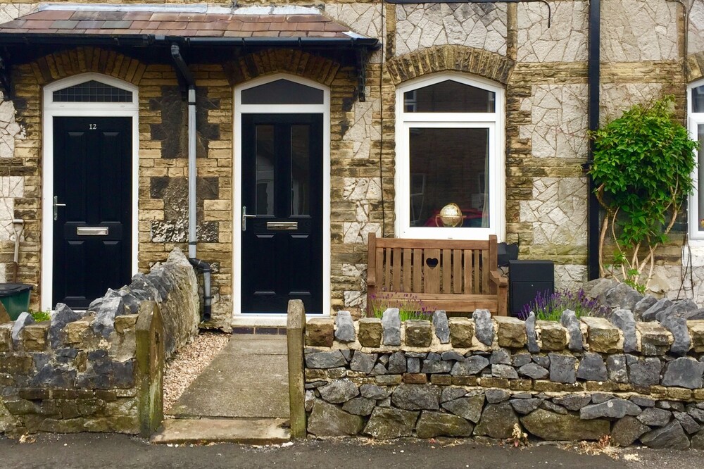 Sunnyside Cottage, in the heart of the Buxton, Derbyshire