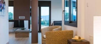 Self catering El Serrat for 15 people