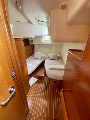 4 bedrooms, desk, iron/ironing board, free WiFi