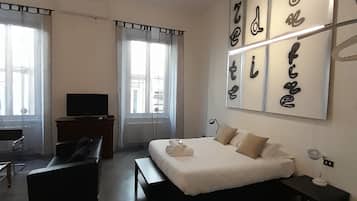 3 bedrooms, in-room safe, desk, iron/ironing board