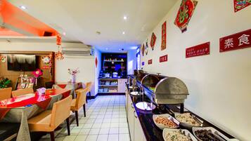 Free daily buffet breakfast