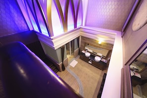 Premium Room, 1 King Bed, Non Smoking | Hypo-allergenic bedding, minibar, individually furnished, desk - Wsb Motel-Rende (Tainan)