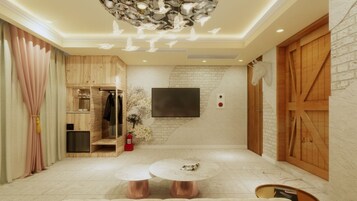 溫莎套房 | 低過敏寢具、迷你吧、布置獨特、書桌