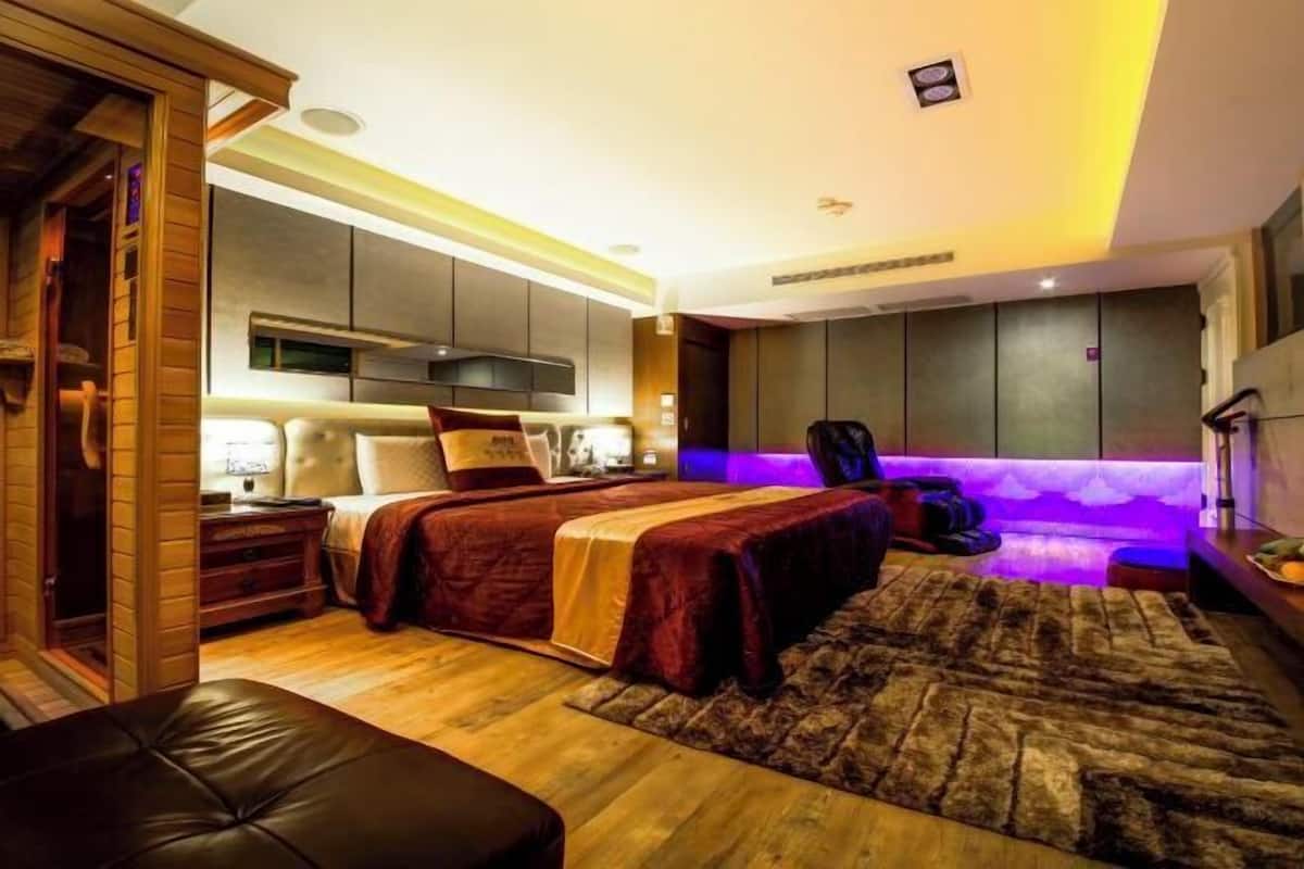 Ropa de cama hipoalergénica, minibar, escritorio y cortinas blackout