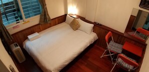 Kamar Double Klasik | Meja kerja, tirai kedap cahaya, Wi-Fi gratis, dan seprai linen