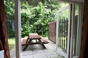 Outdoor dining - Castle Gardens 3 bed 4018 (Bunratty)