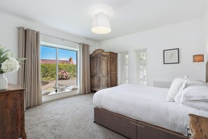 5 chambres, fer et planche à repasser, Wi-Fi gratuit, draps fournis