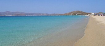 3 bedroom villa, 2.5 baths, sea view, private hot tub, communal pool, breakfast