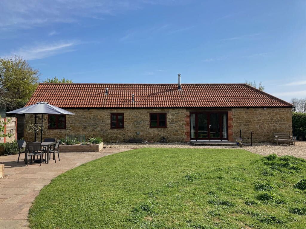 Modern stylish contemporary barn in idyllic countryside near Bridport & beaches