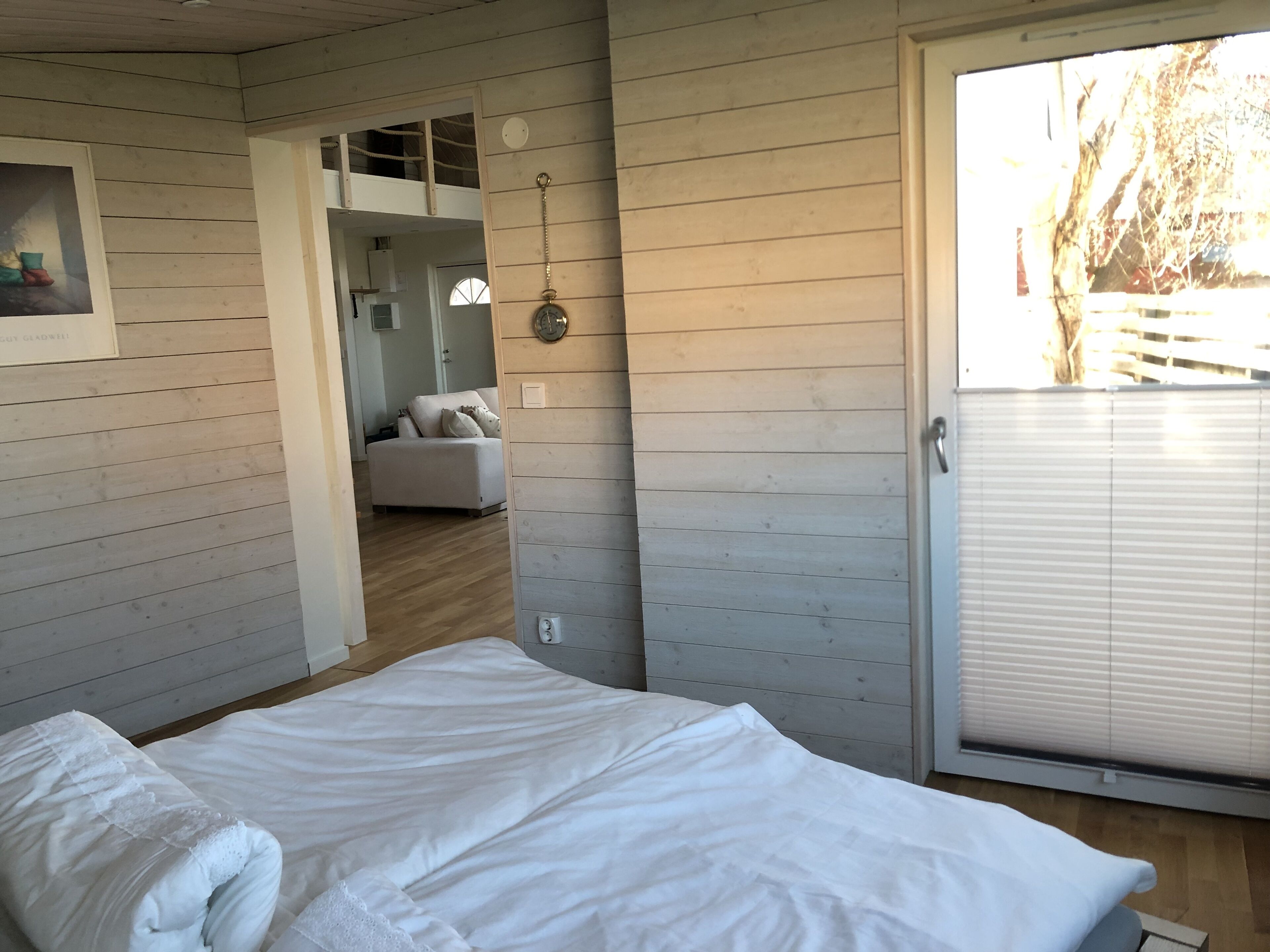 3 habitaciones, tabla de planchar con plancha, wifi y ropa de cama 