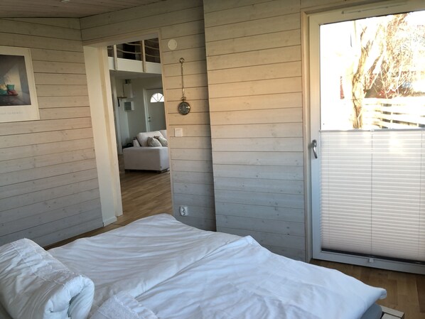 3 bedrooms, iron/ironing board, WiFi, bed sheets - Villa Olympia. Newly built house in central Höganäs 130m2 (Södra Höganäs)