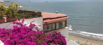 Exclusive apartment for couples or families in the center of Naples