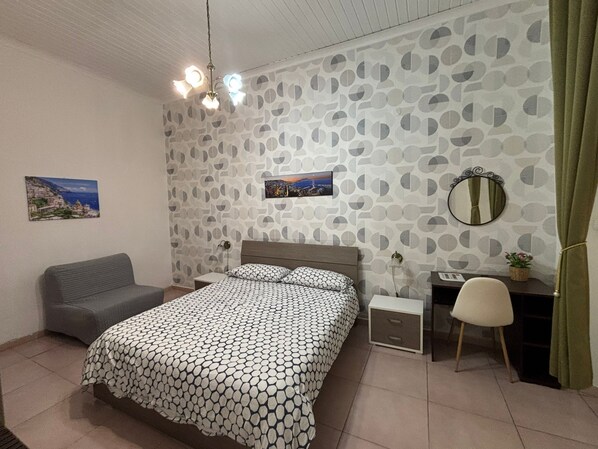 2 bedrooms, desk, iron/ironing board, free WiFi