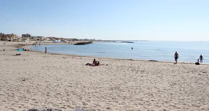 VILLA 500 M FROM THE BEACH