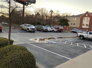 Self parking - Candlewood Suites Augusta (Augusta)