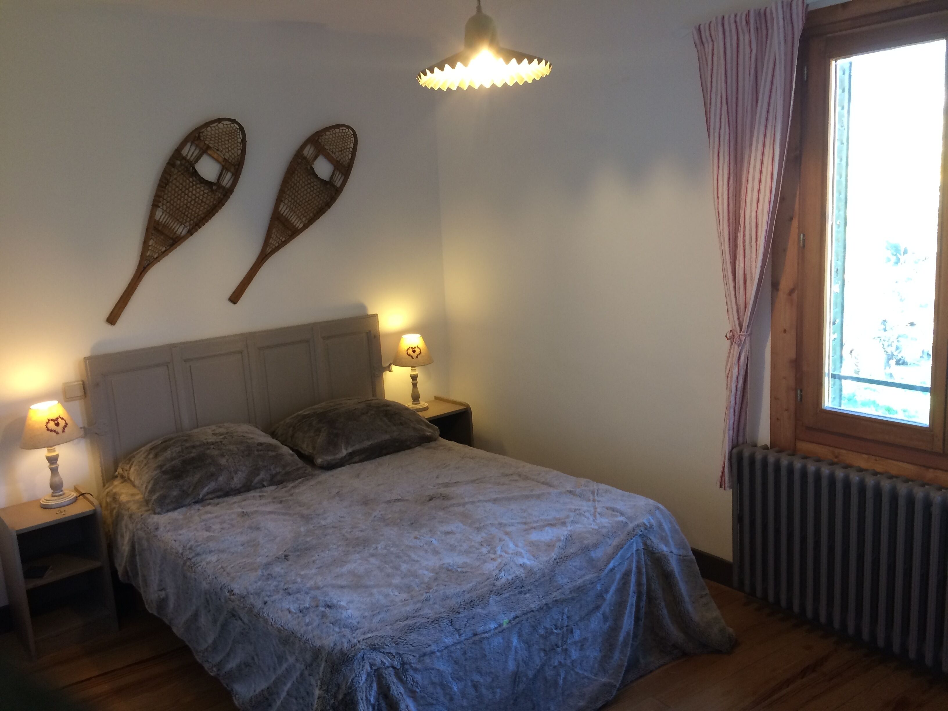 3 bedrooms, iron/ironing board, bed sheets