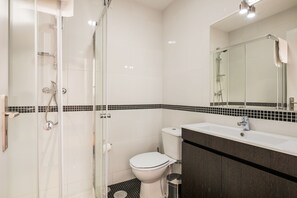 Bathroom - Family Oporto Apartment (Porto)