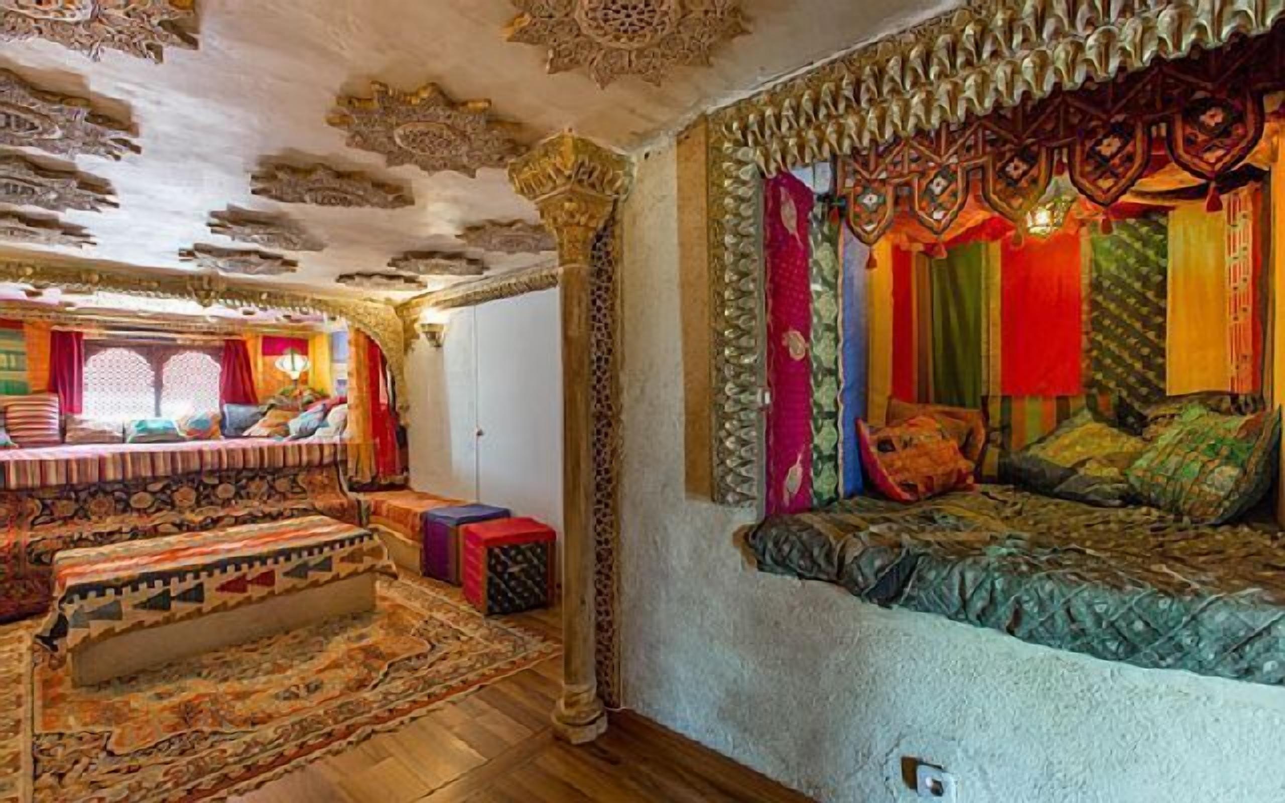 Rural house with Oriental style 55km from Madrid 