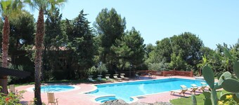 Sicilian Escape: Pool, Park & Steps from the Sea