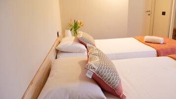 2 bedrooms, desk, iron/ironing board, travel crib