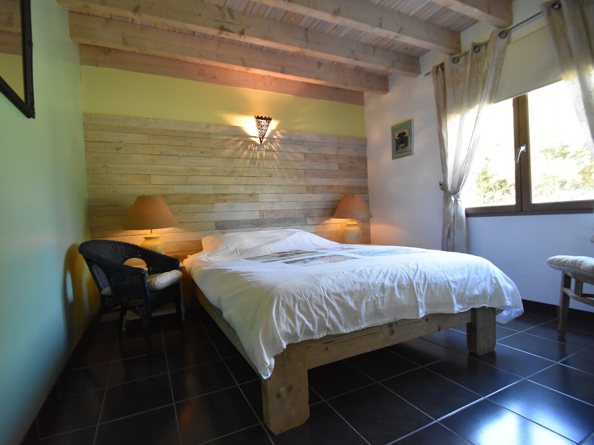 4 slaapkamers, een strijkplank/strijkijzer, wifi