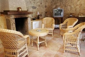 TV, fireplace, DVD player, stereo