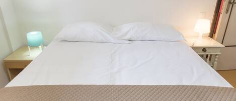 2 bedrooms, bed sheets