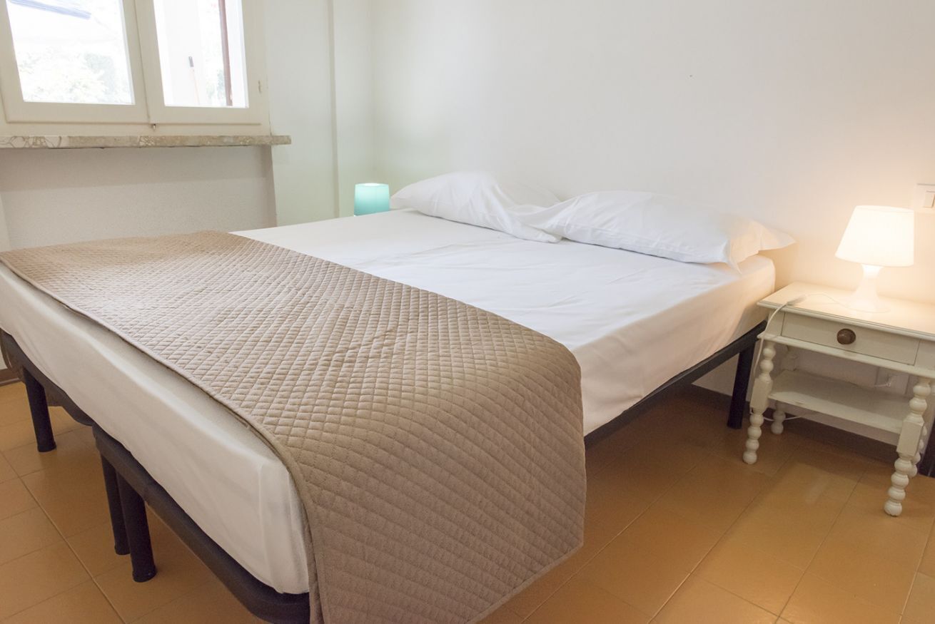 3 bedrooms, bed sheets