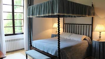 1 dormitorio, caja fuerte, tabla de planchar con plancha y wifi gratis