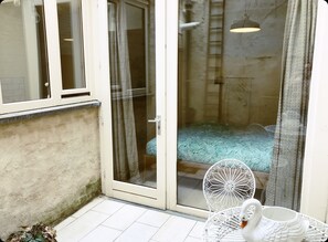 4 bedrooms, iron/ironing board, free WiFi - NEW trendy house 5 min from shopping streets (Brugge)