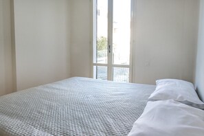 2 makuuhuonetta, vuodevaatteet