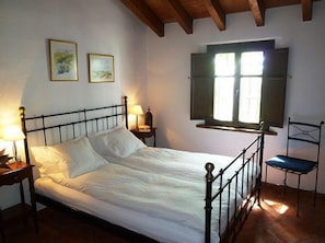 2 habitaciones, tabla de planchar con plancha y wifi gratis 