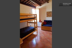 2 bedrooms, iron/ironing board, Internet, bed sheets