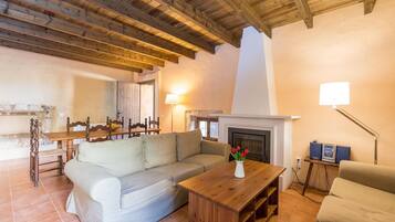 Televisie en een open haard