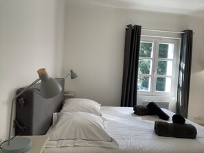 5 Schlafzimmer, Zimmersafe, Bügeleisen/Bügelbrett, WLAN