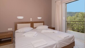 2 bedrooms, iron/ironing board, internet, bed sheets - Allegro Apartment in Keri Beach APT8 (Keri)