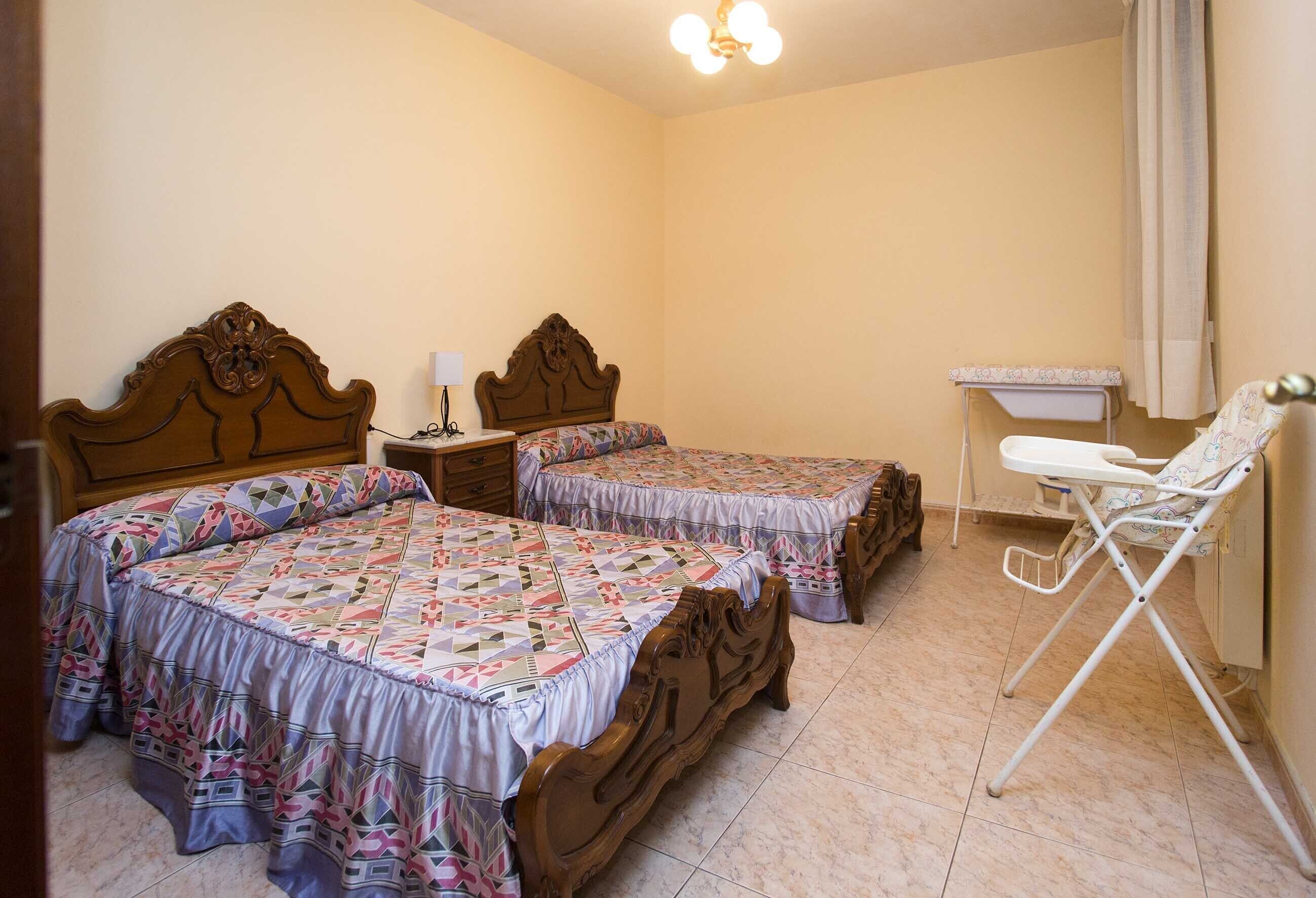 Apartment with terrace and sea views on the beachfront