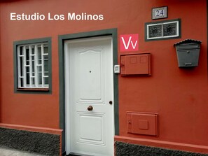 تفاصيل الفندق من الخارج