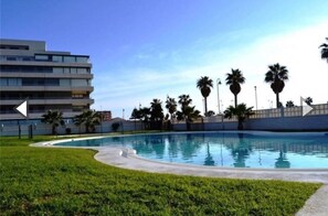 Pool - Apartameento Luxury, first line beach, Garage, Wifi, Gym, Pool weather (Roquetas de Mar)